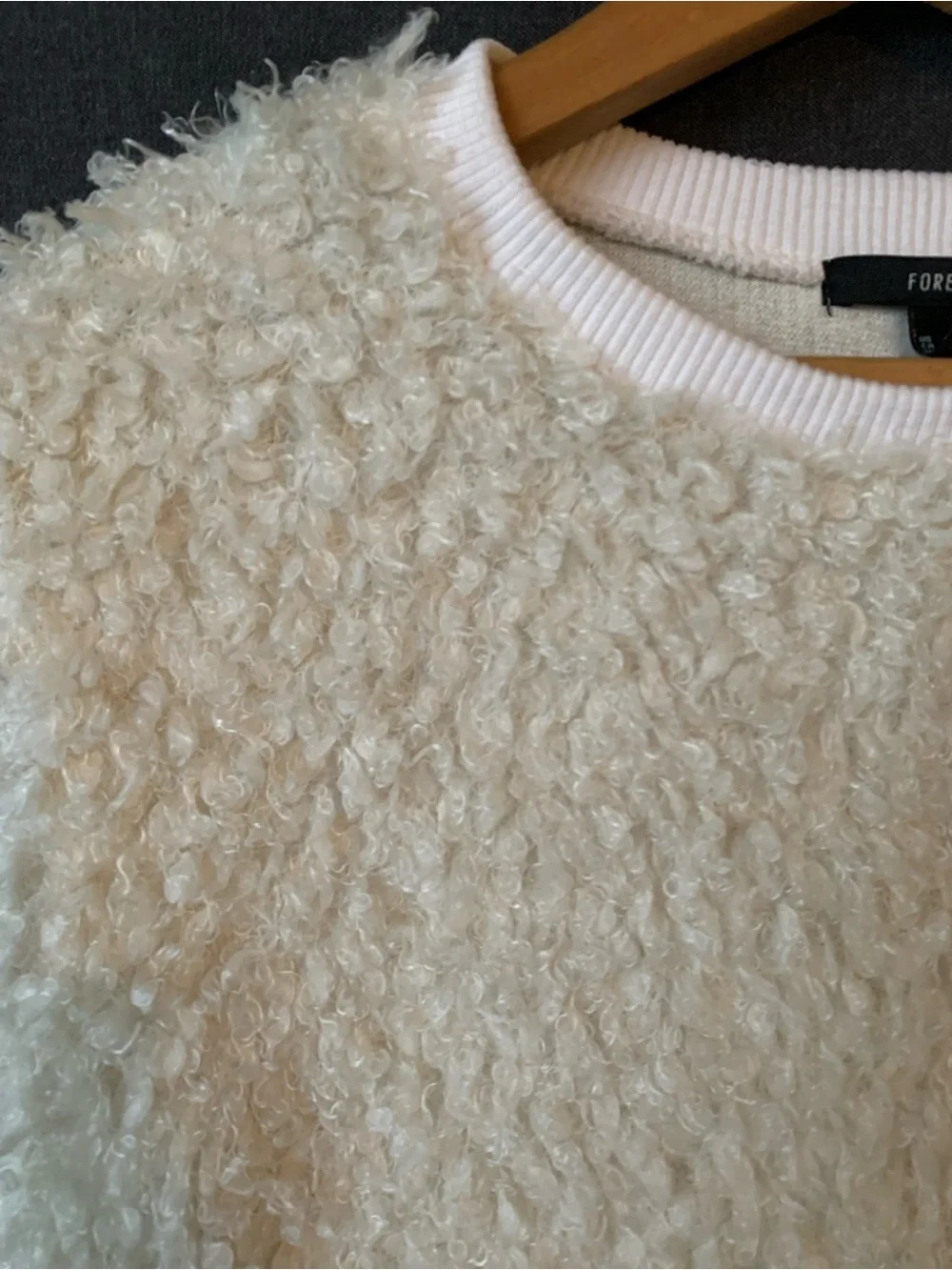 Forever 21 Off White Cream Fuzzy Crewneck Sweater Women’s Size Small